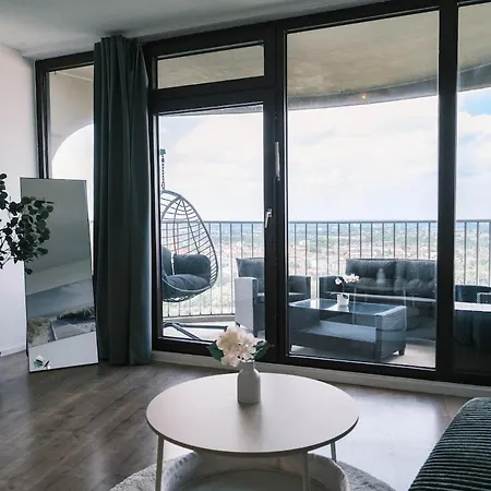 Апартаменты Neu Proud Skyline Im Augsburger Hotelturm 2 Balkone *