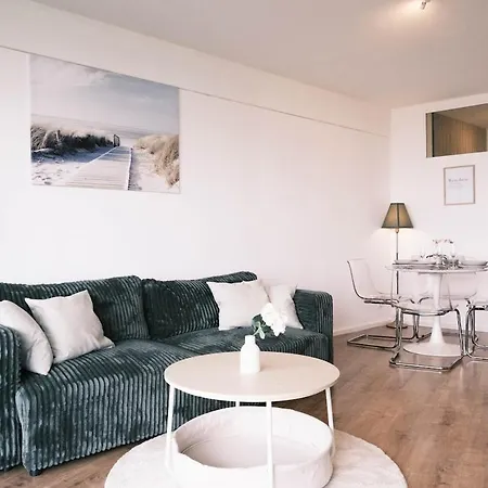 Neu Proud Skyline Im Augsburger Hotelturm 2 Balkone Apartment
